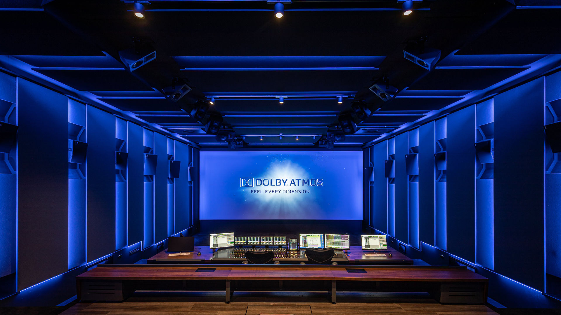 Dolby atmos что это. Долби Атмос. Dolby Atmos звук. Dolby Atmos Dolby Audio. 3d Dolby Atmos что это в кинотеатре.
